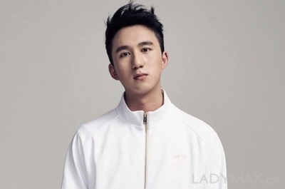 深度 | 以匠心工藝構筑潮流儀式感 王嘉爾個人潮牌如何與消費者建立情感聯結